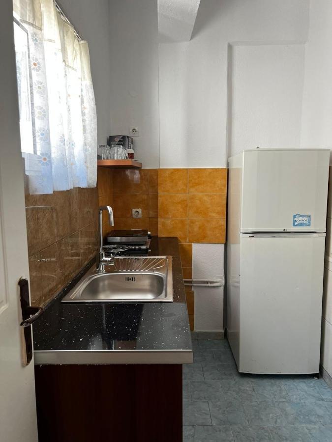 Nona'S Rooms Himare Exterior foto