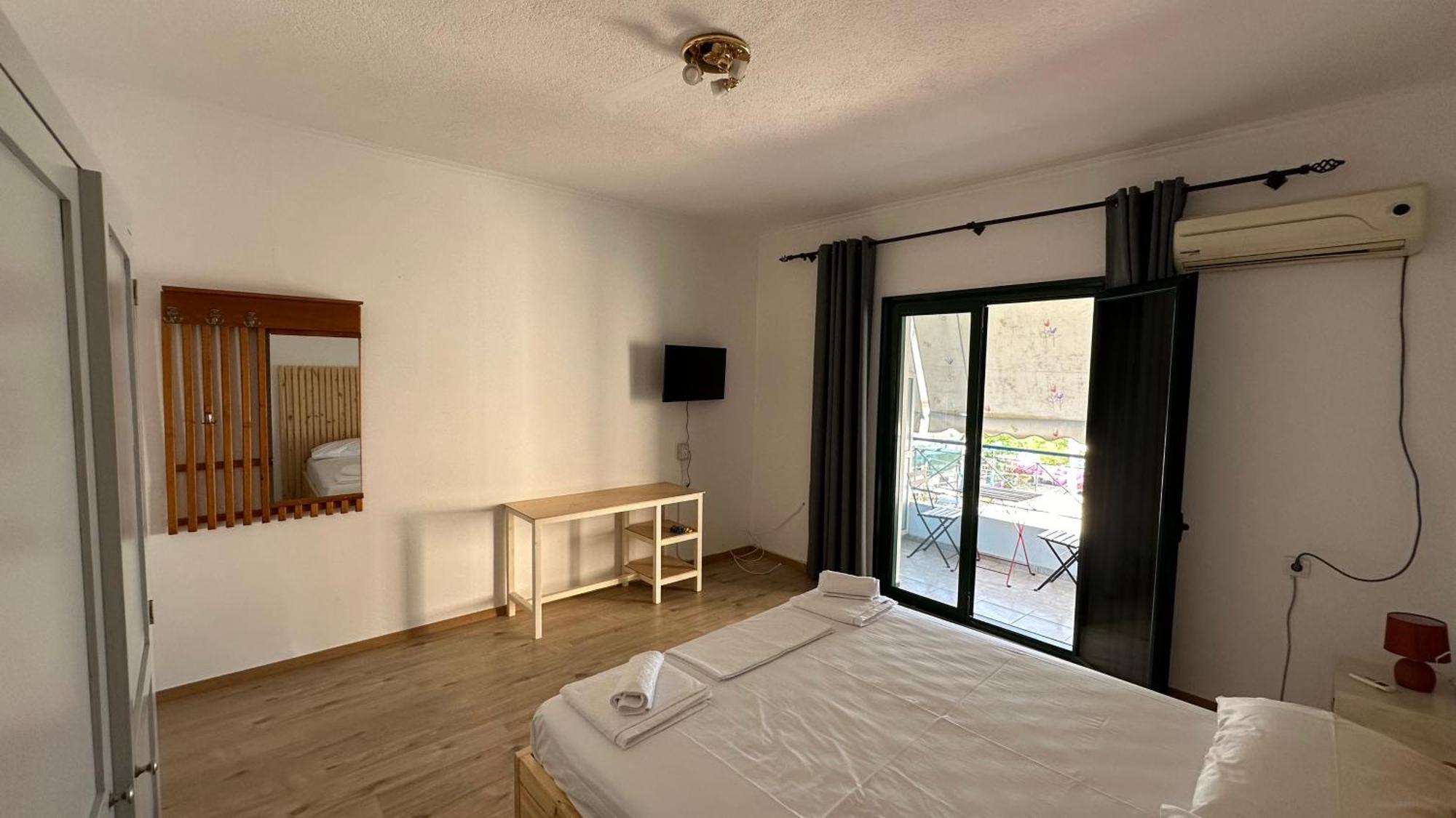 Nona'S Rooms Himare Exterior foto