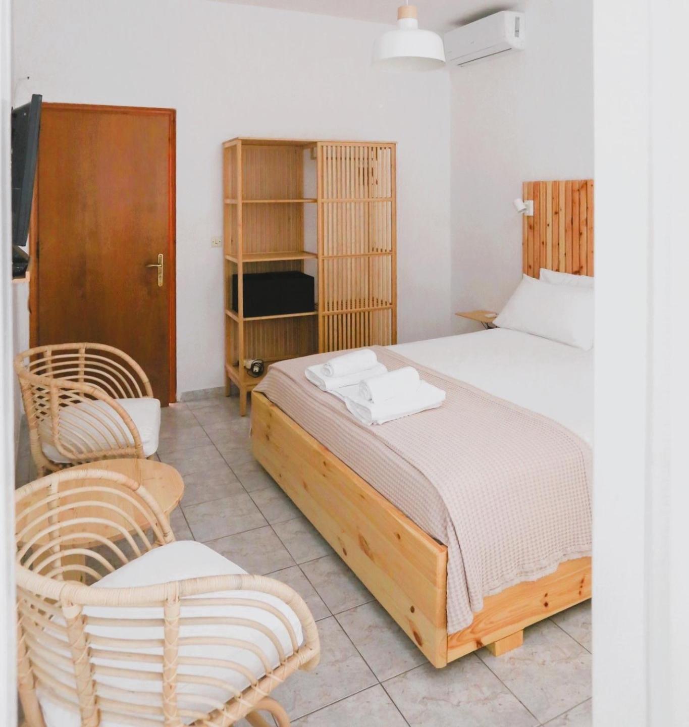 Nona'S Rooms Himare Exterior foto